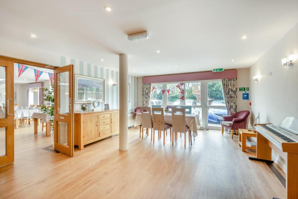 8551210-interior19 (Medium).jpg