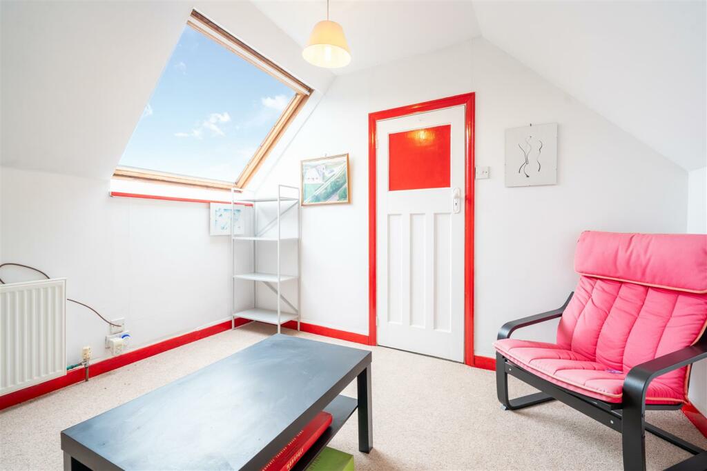 Bedroom 2-3.jpg