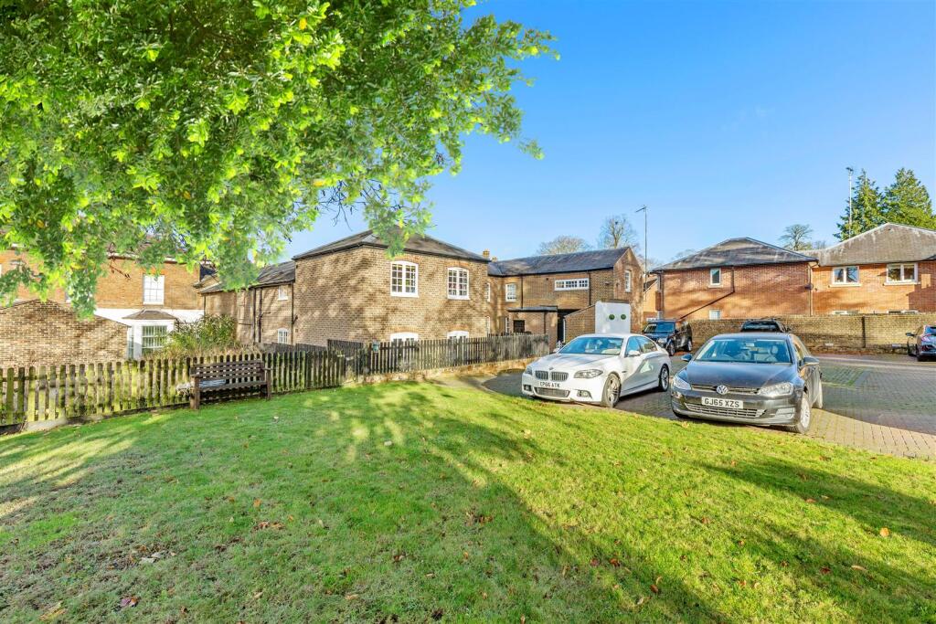 4 Bank Mews-11dp1.jpg