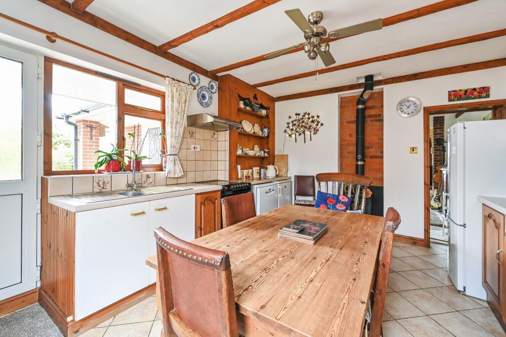 Kitchen/Dining