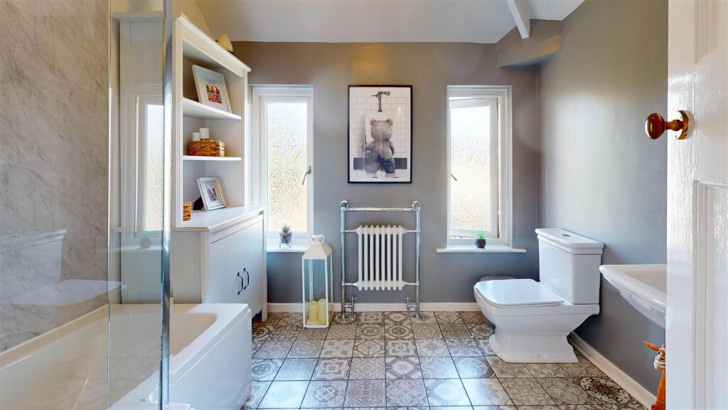 4-Wharfe-Crescent-Bathroom.jpg