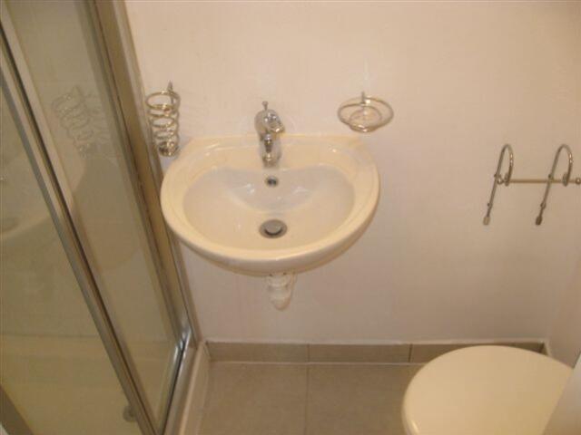 shower room 1