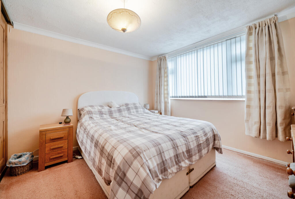 1384541-15-692870...