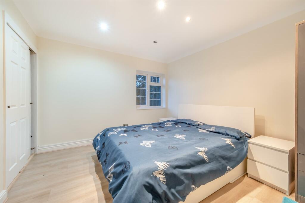 8537741-interior31.jpg