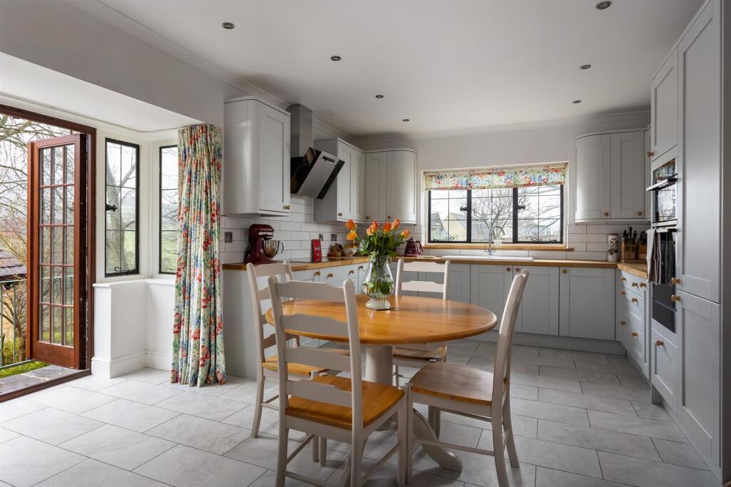 3 - Copper Beeches - GL6 6YE - Web.jpg