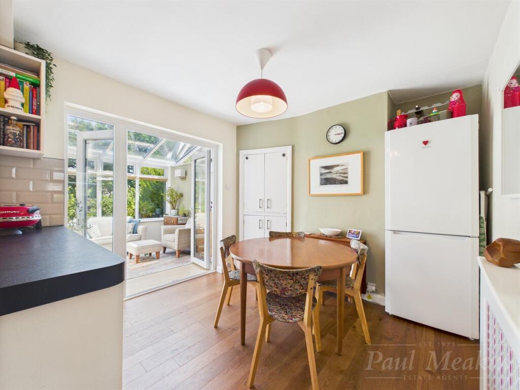 Kitchen/ Dining Room