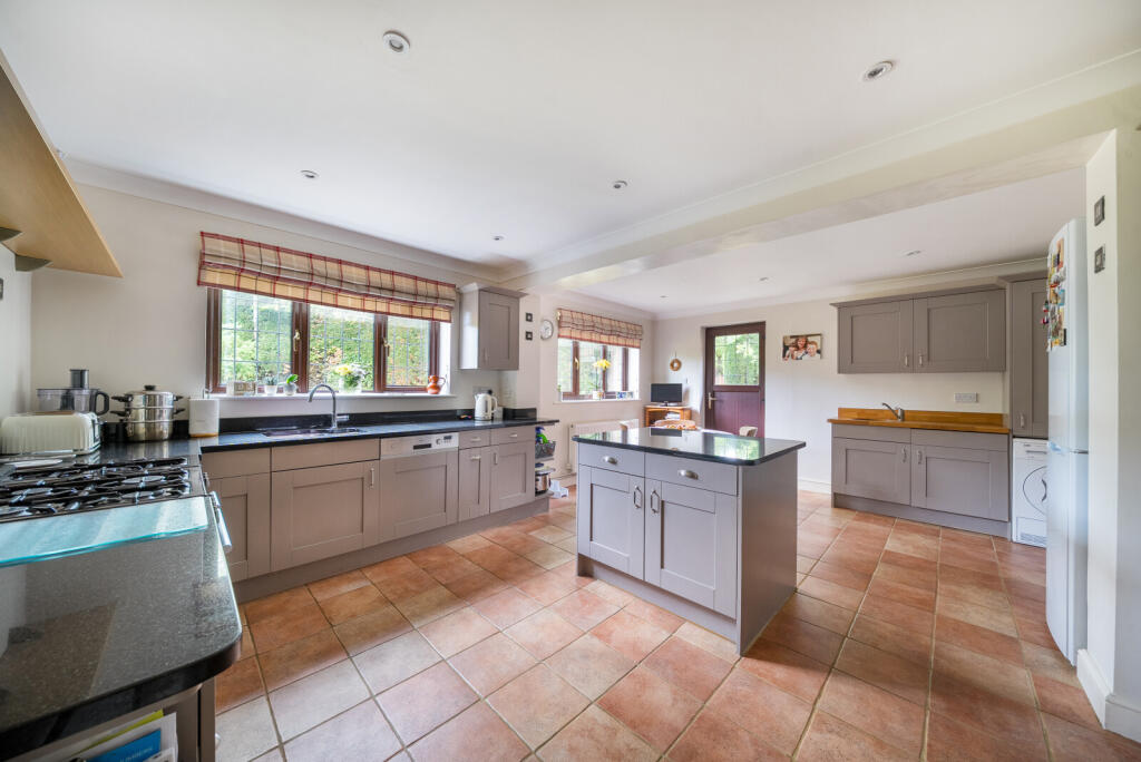 1347001-7-68b844e...