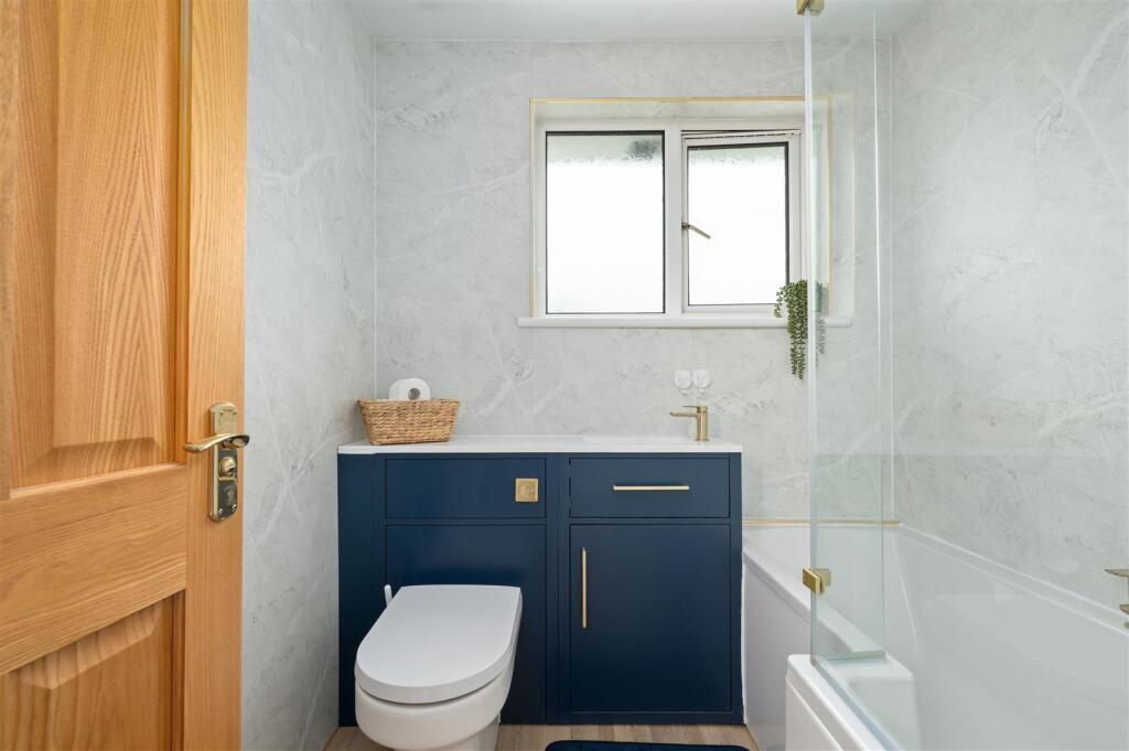 38WatsonPlace019.JPG