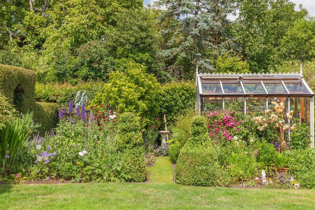 Garden 9.jpg