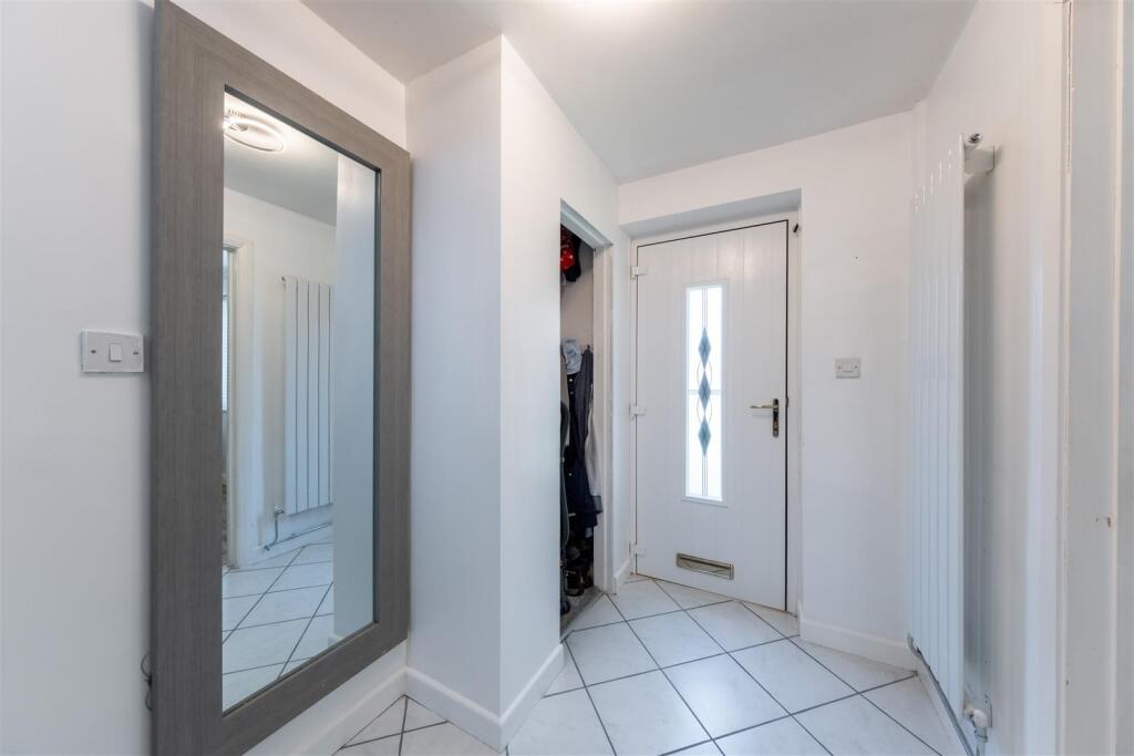 9 Simmonds Close-012.JPG