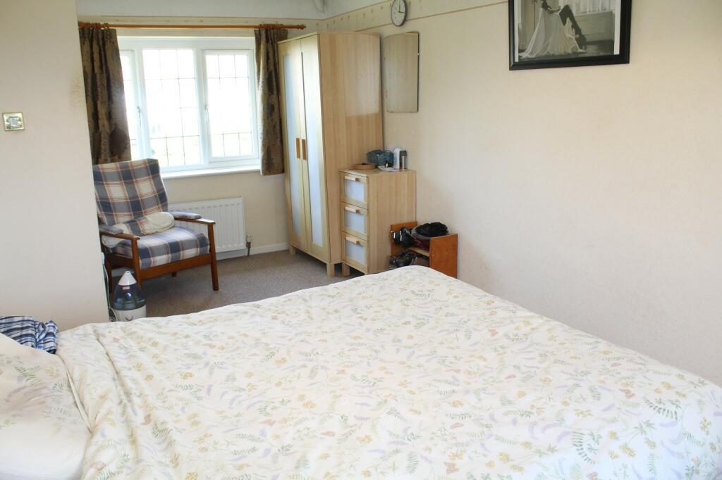 Bedroom 1 Picture 2