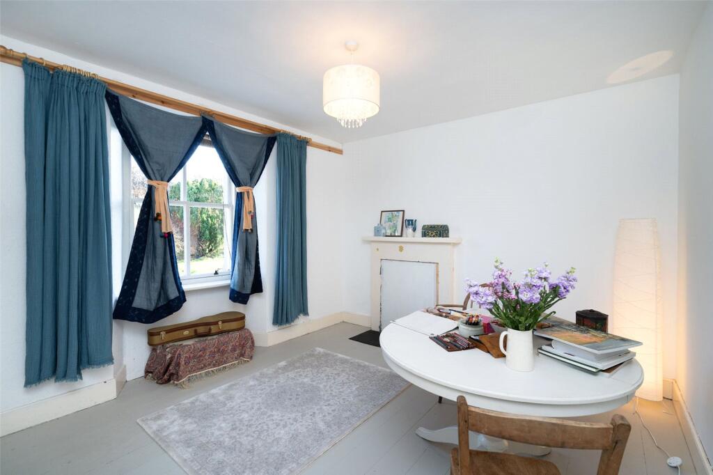 Dining Room/Bedroom3