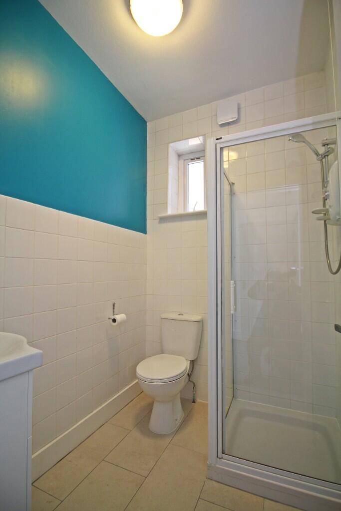 ENSUITE SHOWER RM