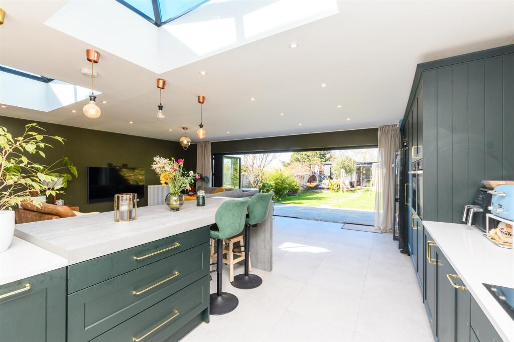 	Kitchen/Diner/Lounge