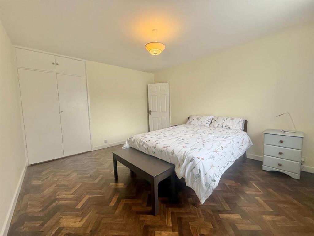 Davidson Frost-Wellings, DFW Twickenham Gardens, F