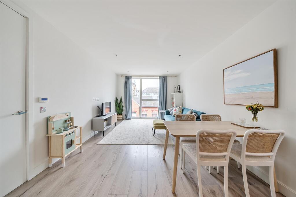 Reception room 3.jpg