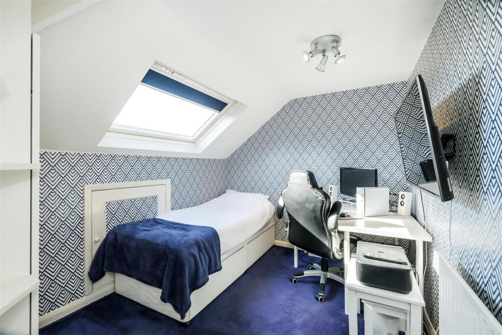 10, Priory Close-1.jpg