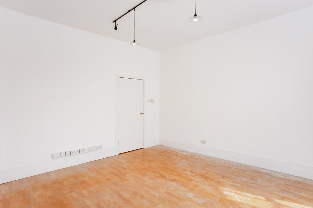 Flat 1, 49 Warwick R