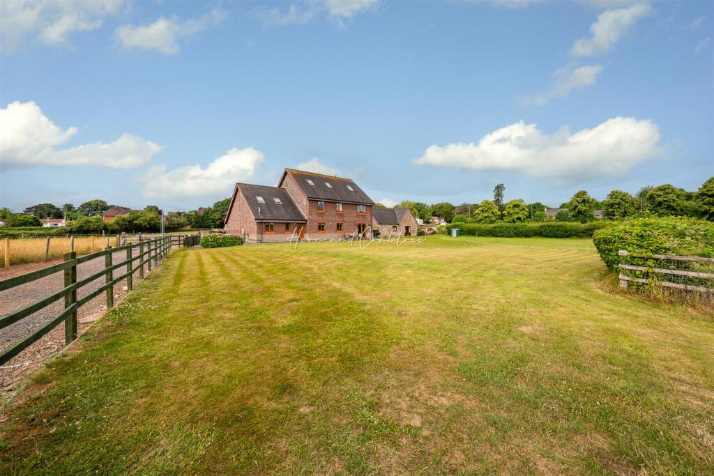 Walk Farm, Castleton, HernCrabtree (4).jpg