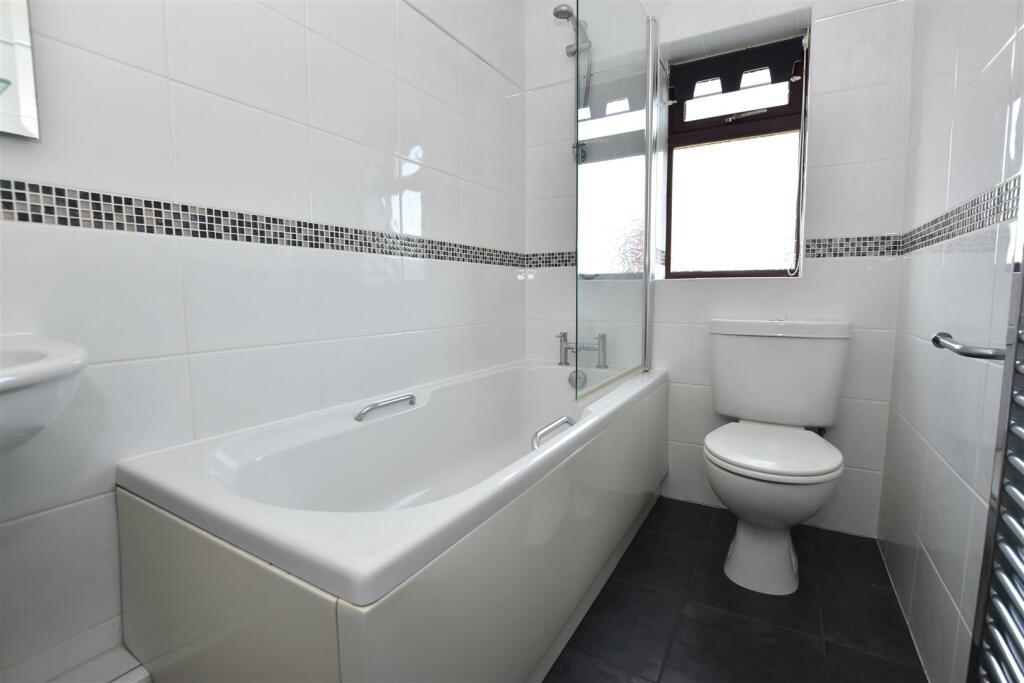 Bathroom.JPG