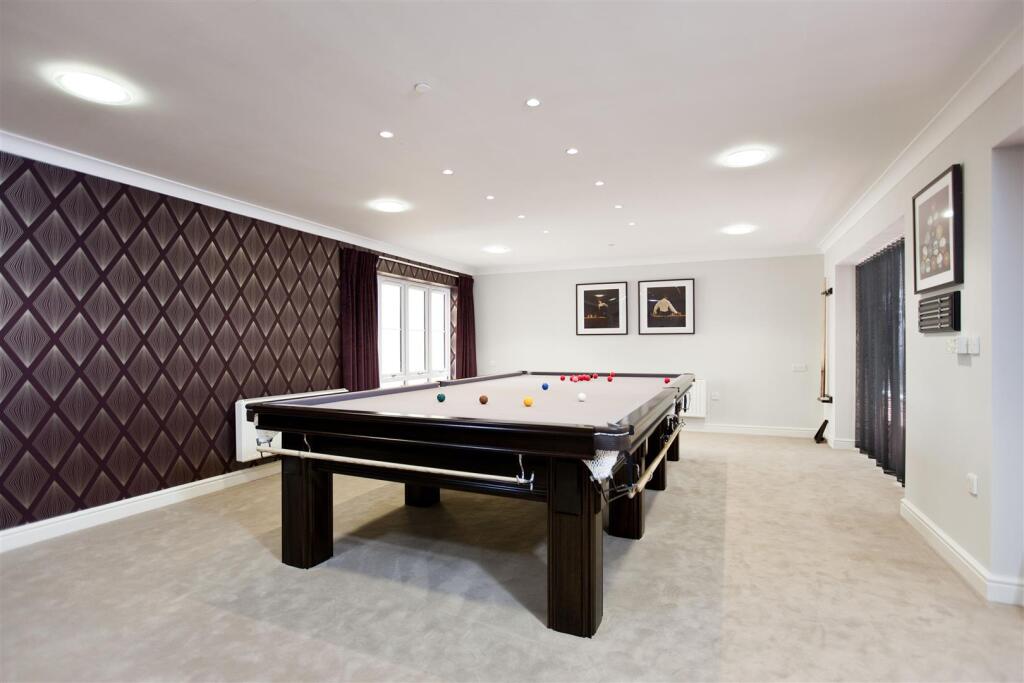 19 fairways Snooker Room.jpg