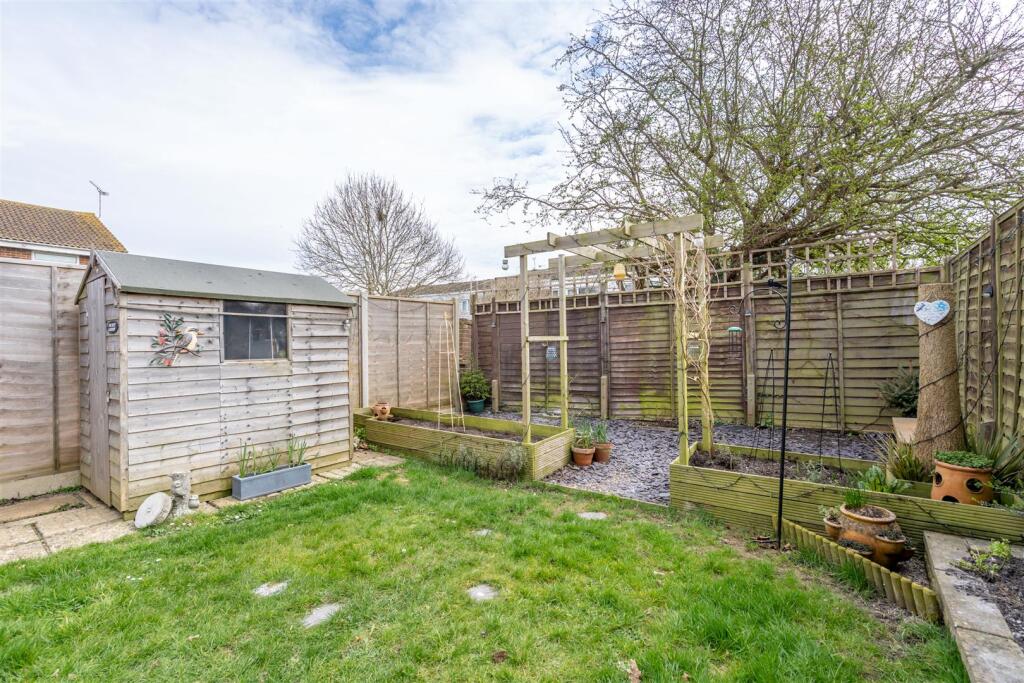 Rear Garden (2).jpg