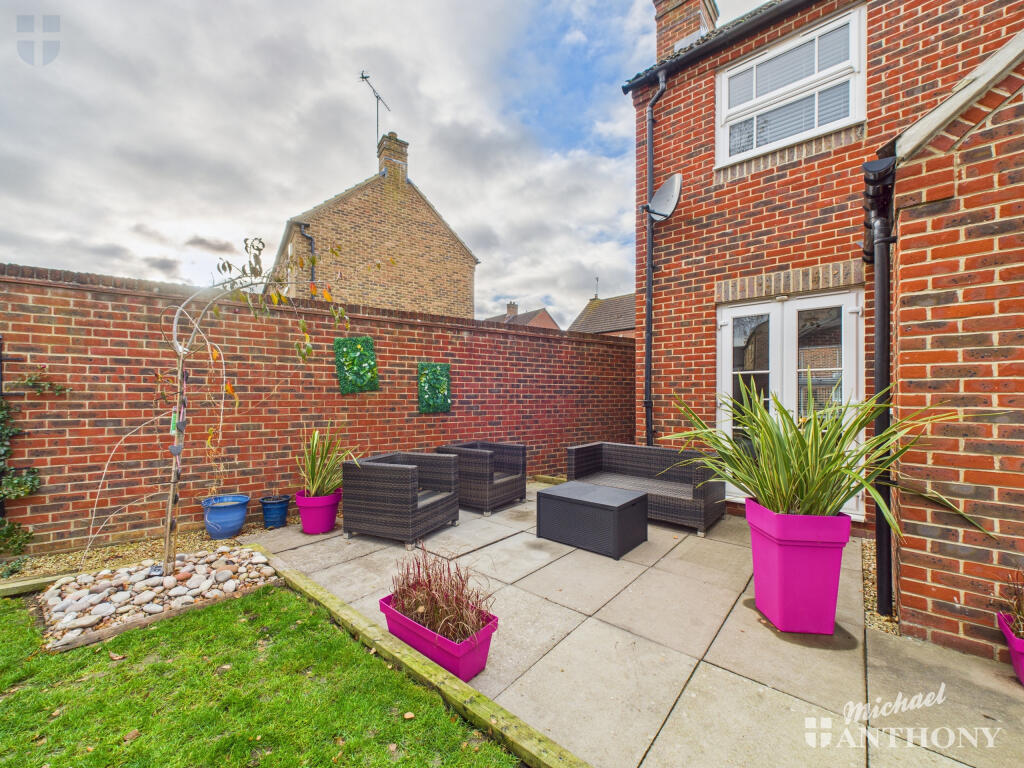 CAM03218G0-PR0834-STILL007