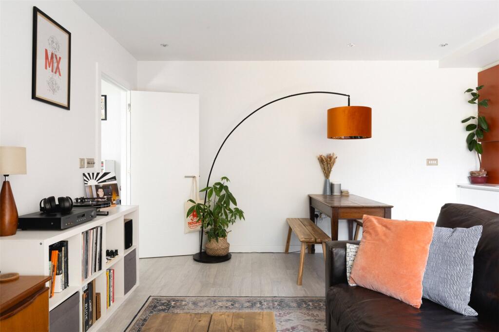 Studio House E20