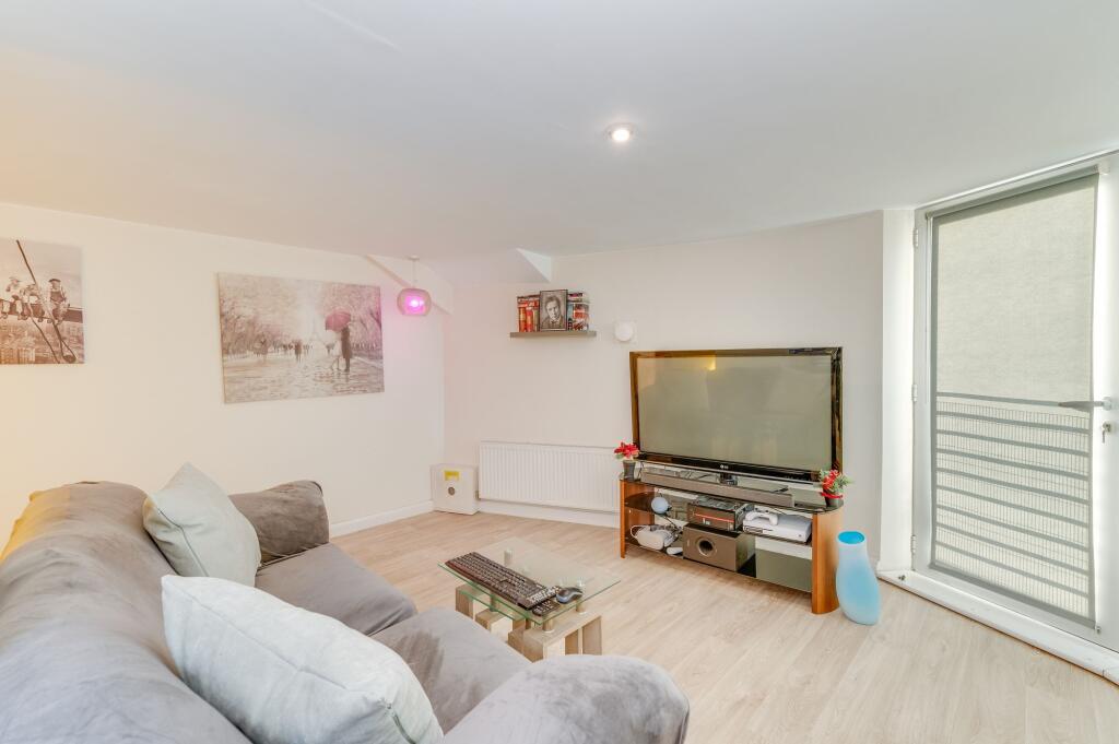 KITCHEN, DINER AND LIVING ROOM