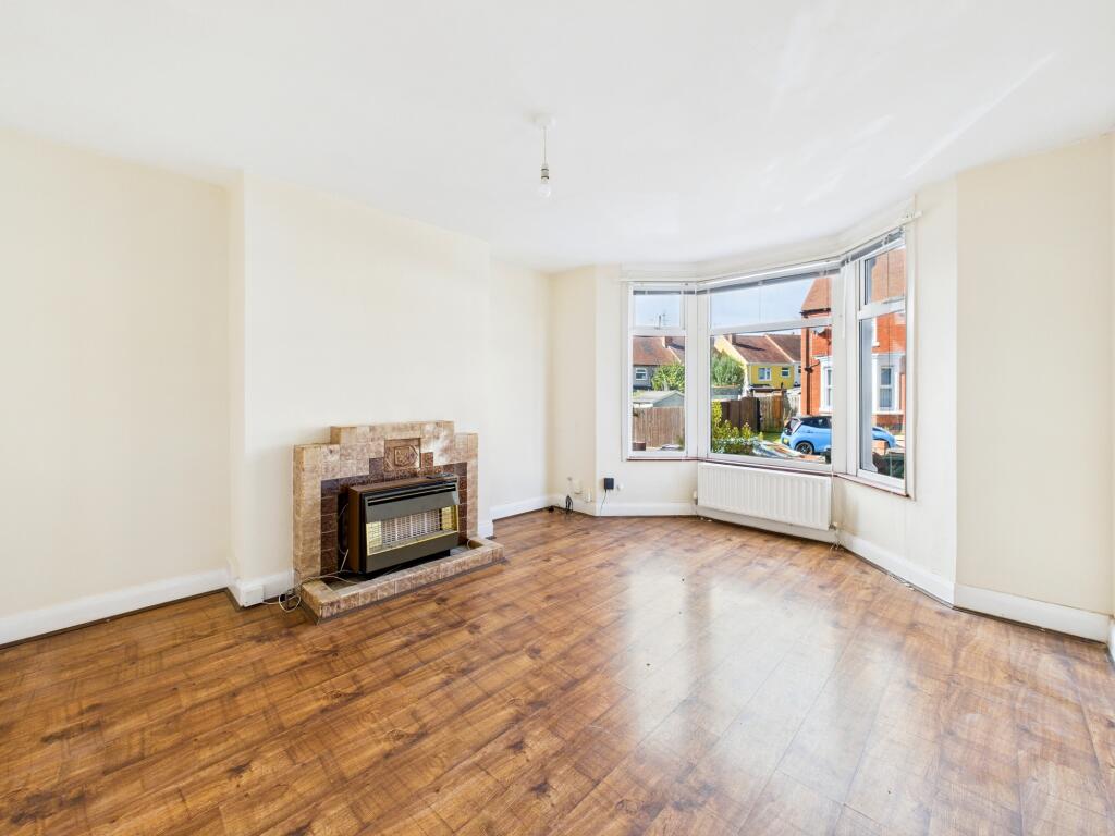 CAM05192G0-PR0155-STILL014