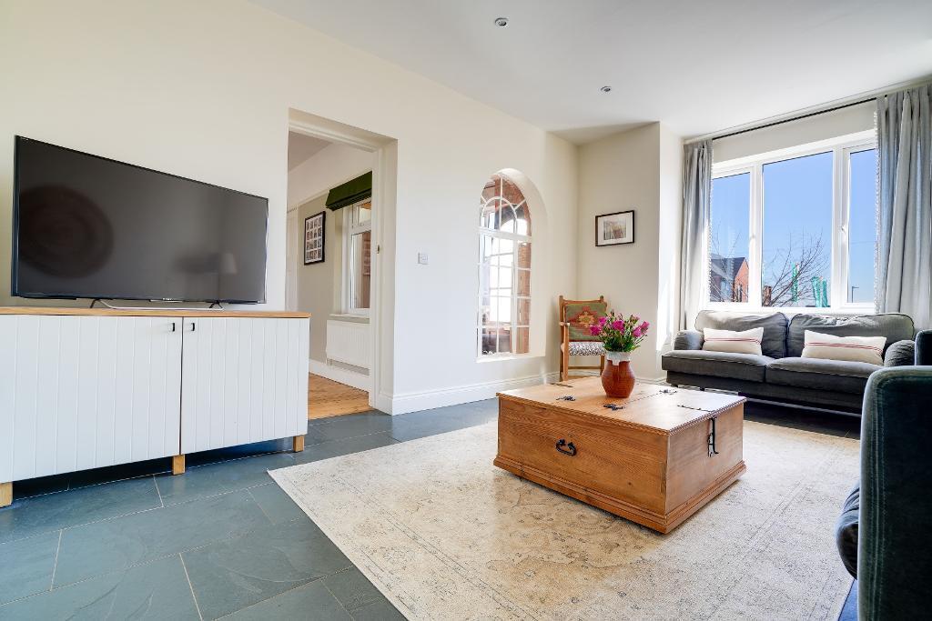 Sitting room or Bedroom 2 with en suite