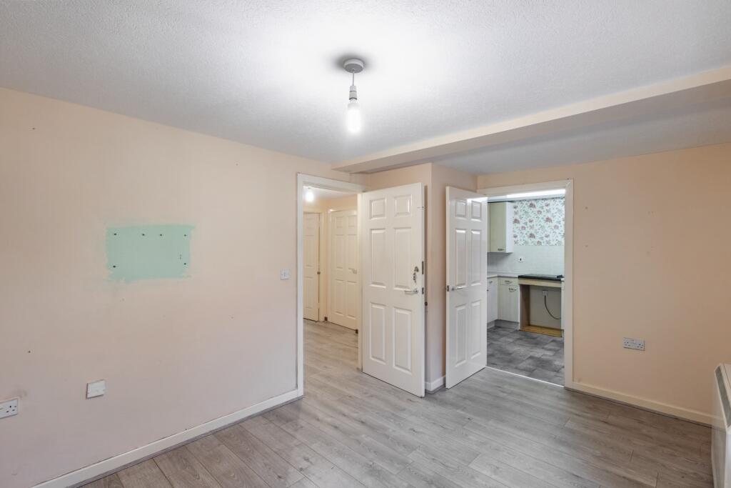 Flat 4, 2 Park Place, Knaresborough, North Yorkshire, HG5 0ER