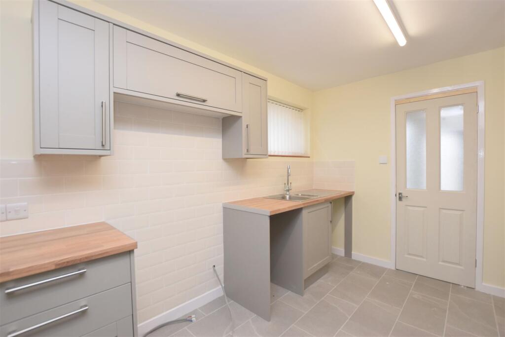 Kitchen V3.JPG