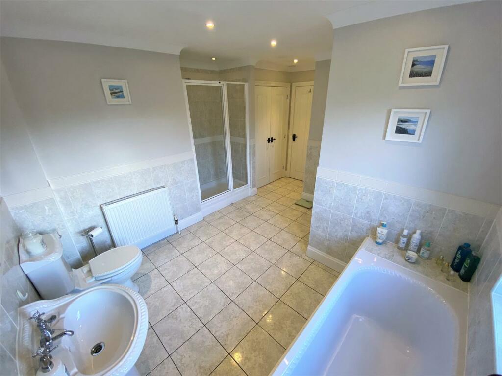 Bathroom Aspect Two 673