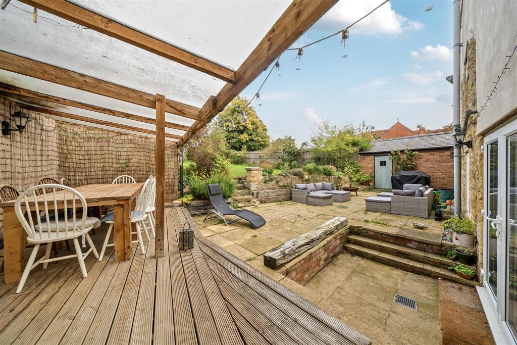 The Robin Hood House, Greens Norton (6).JPG