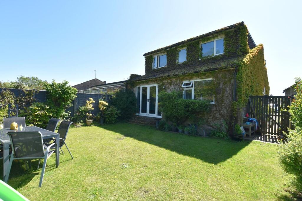 64 Romney Way New (3).JPG