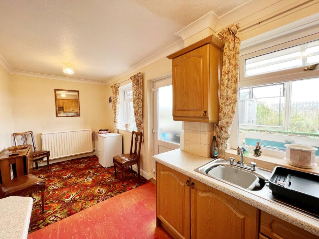 Kitchen Diner pic 1.jpg