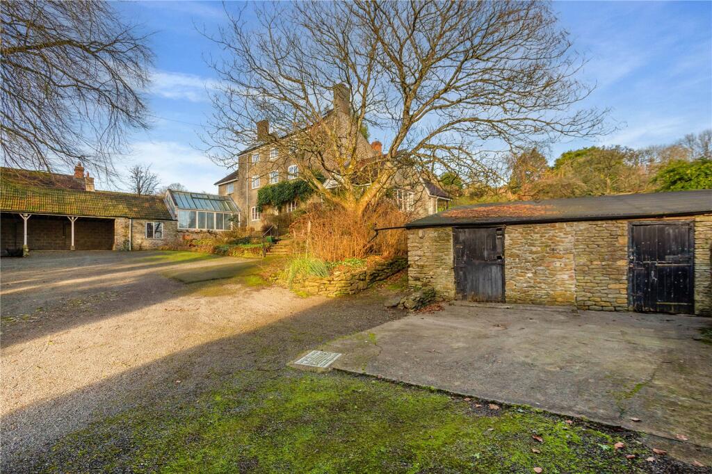 Stables &amp; Carport