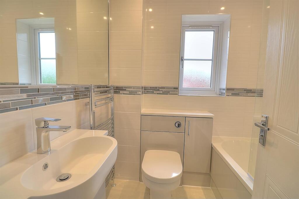 Tolefrey Gardens 18 Bath (Custom).jpg