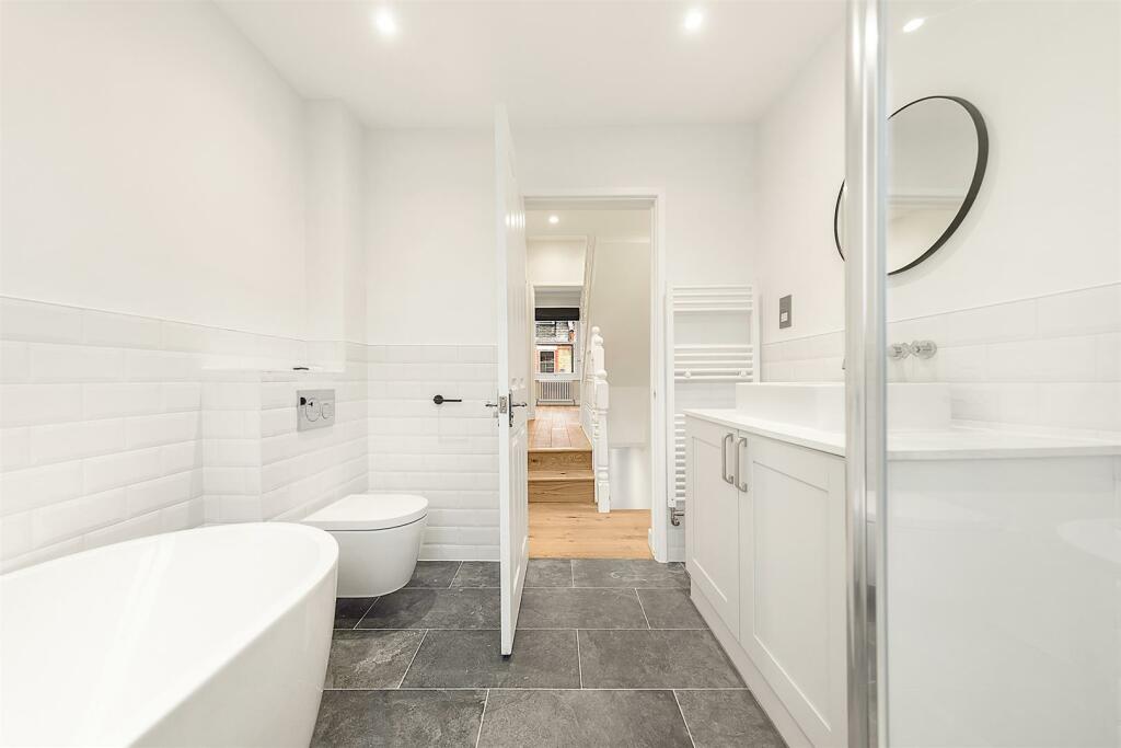 13890_00486811.jpg
