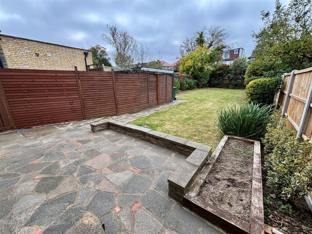 Rear Garden 1.jpg