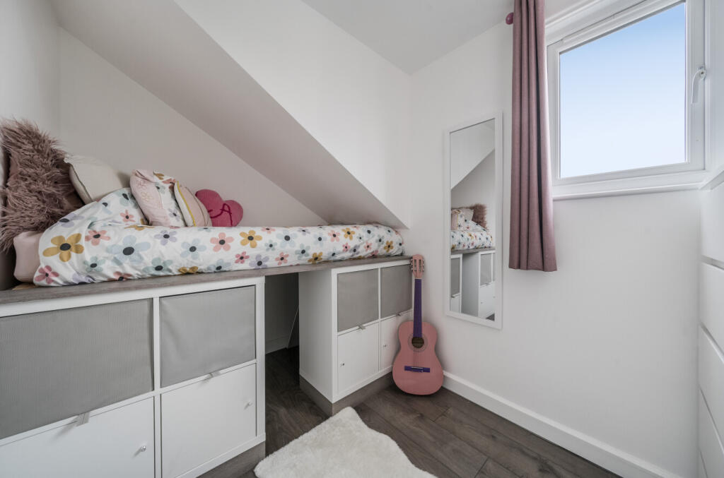 13408003068a4a99a8aeb6arw