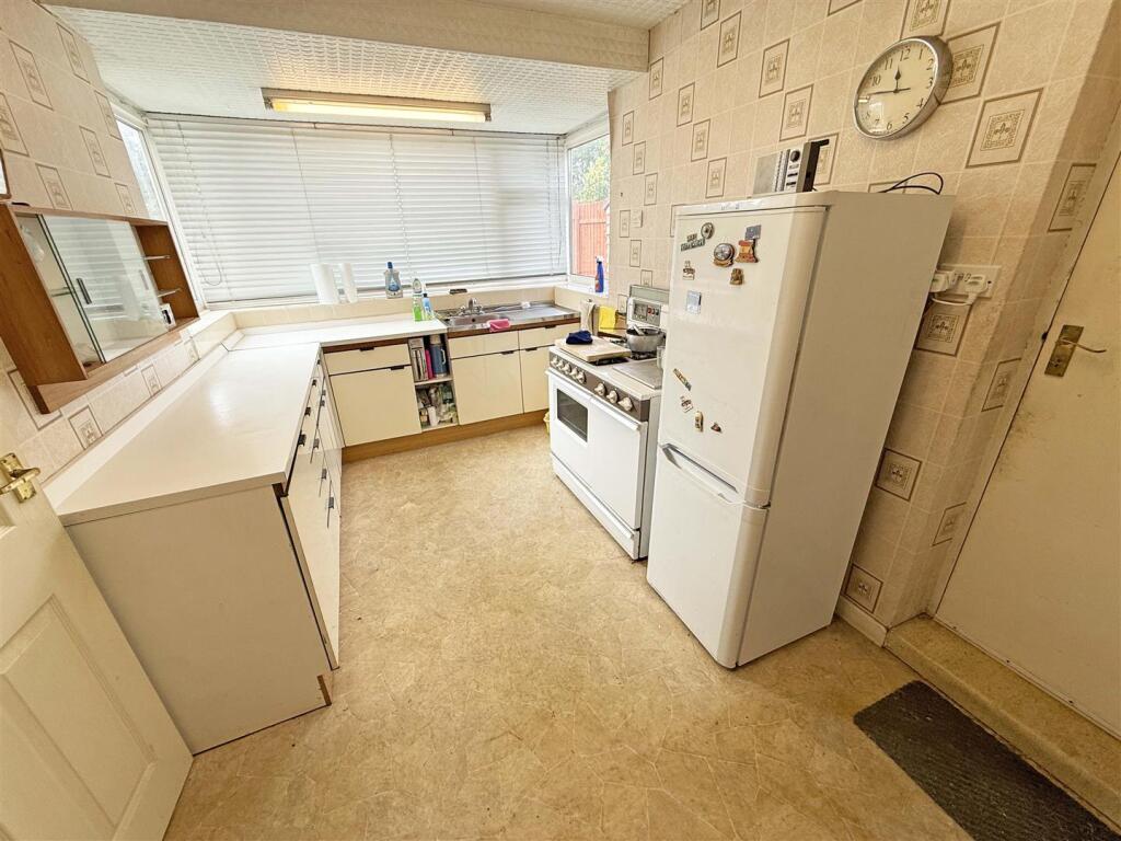 Newlands Kitchen Pic 2.jpg