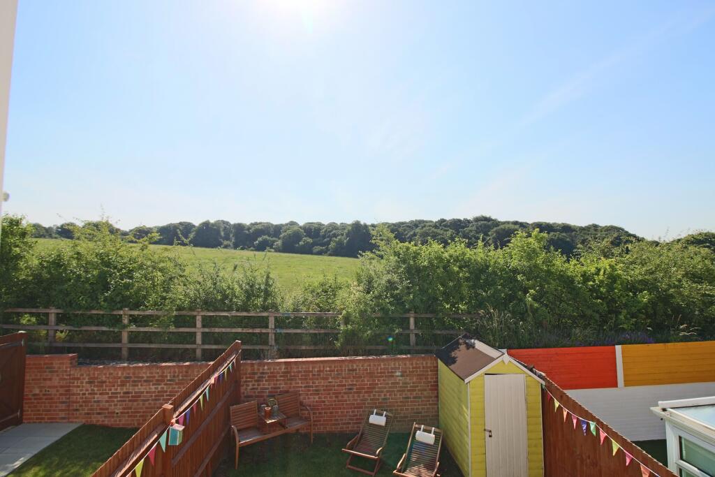 22 Bridle Close view