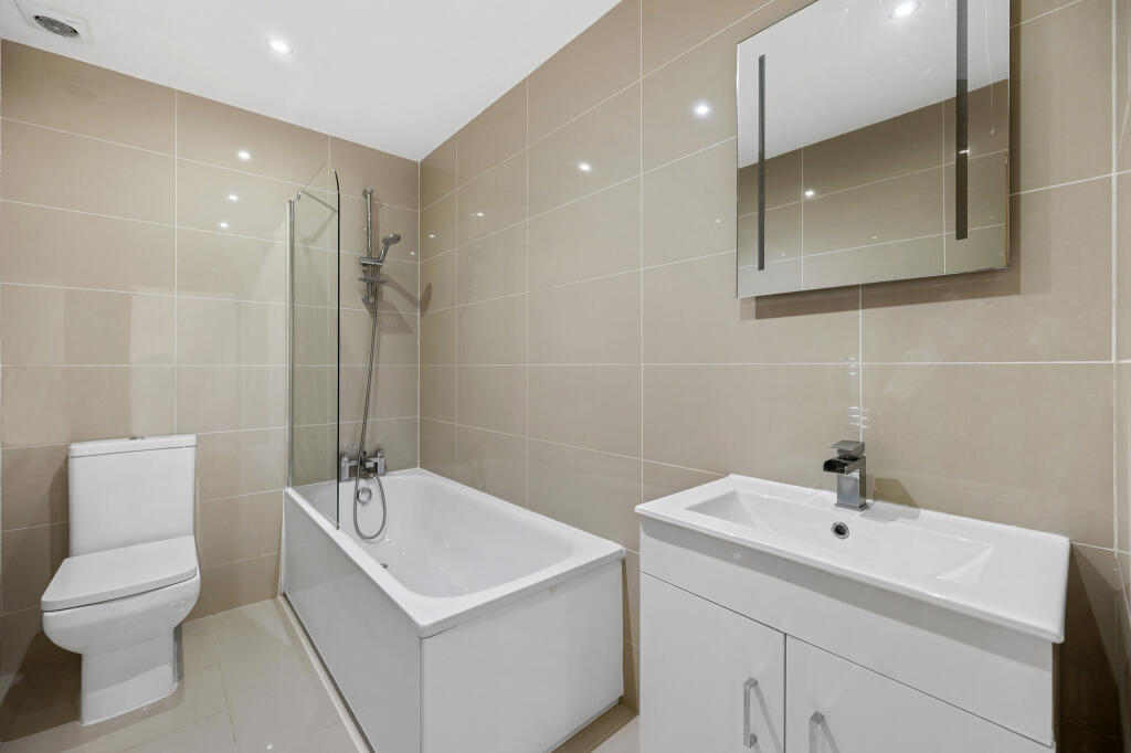 RCCS- flat 3 cloyster wood- bathroom 1 (1)