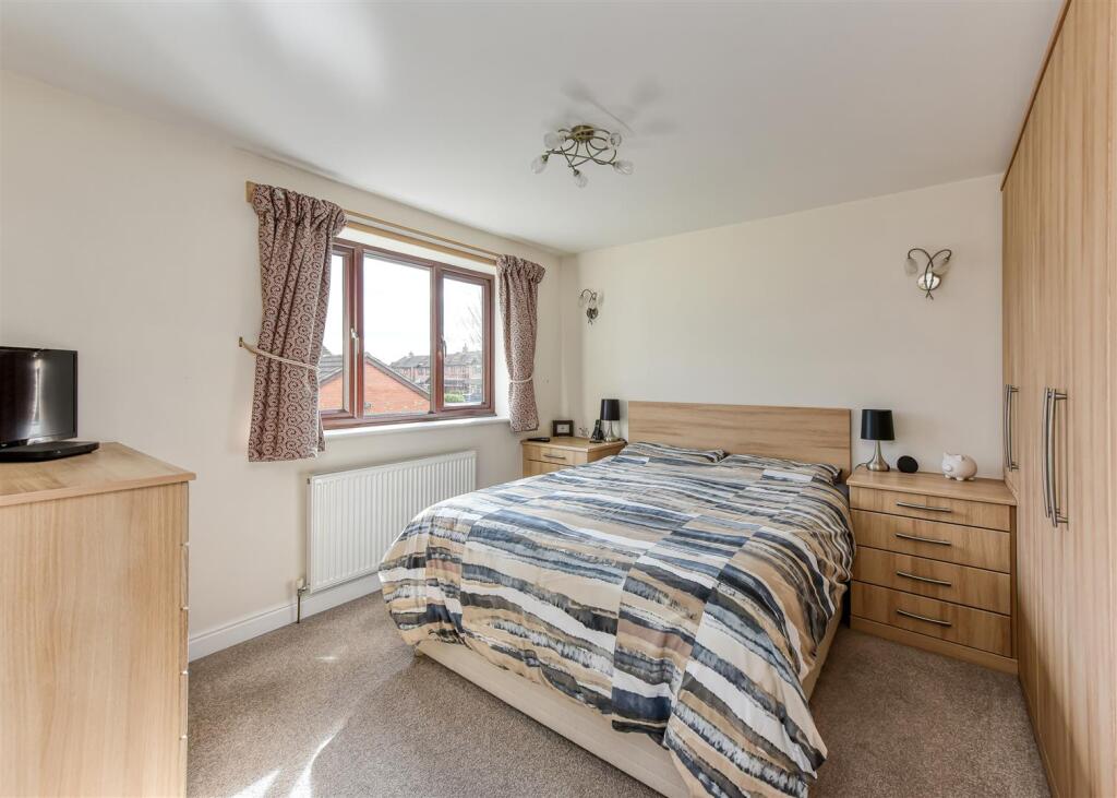 14 Greenacre Drive-bed1a.jpg