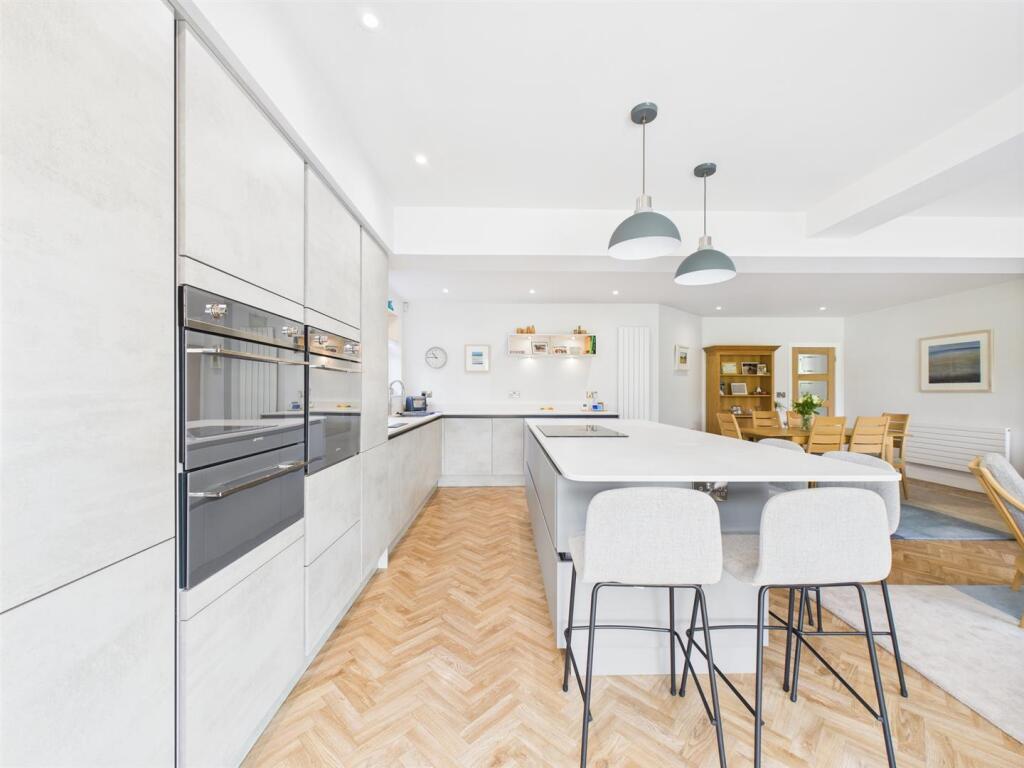 High Specification Fitted Kitchen