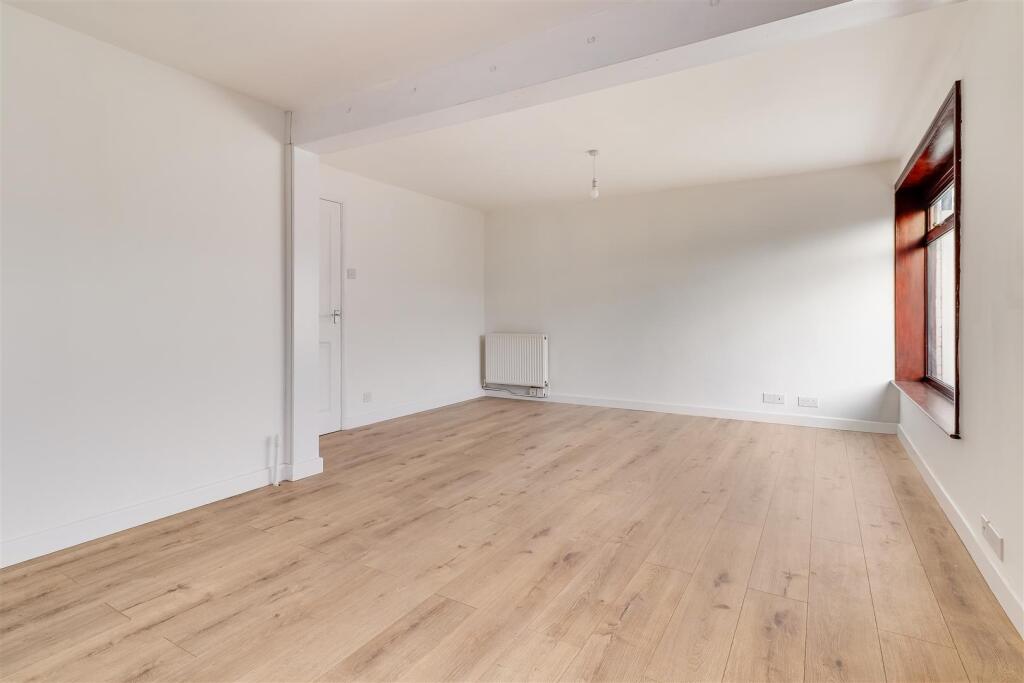 Living / Dining Room (4)