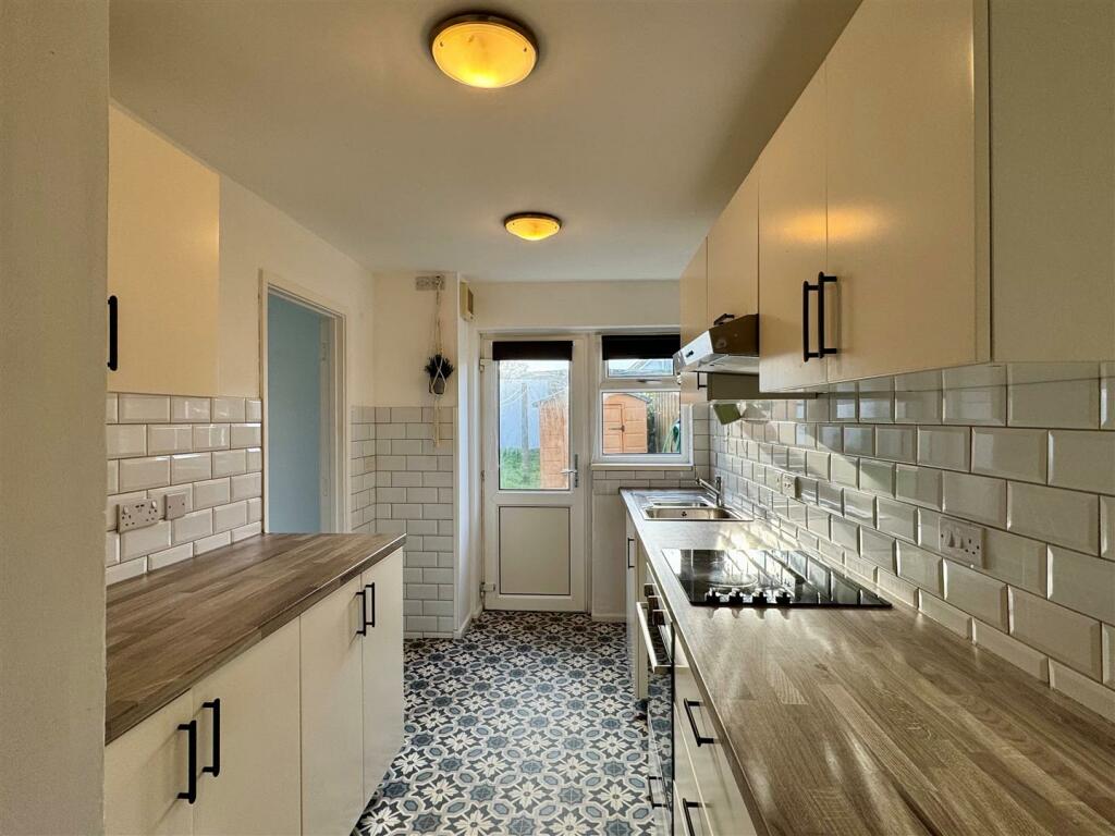 16 Calshot Close Kitchen