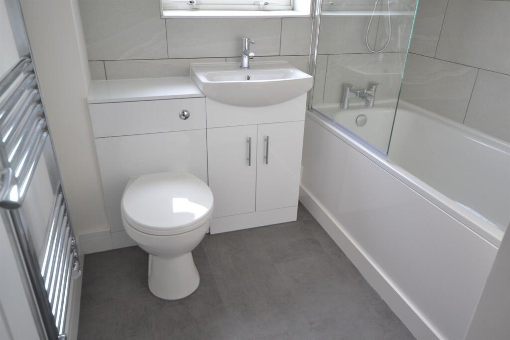 Bathroom.JPG